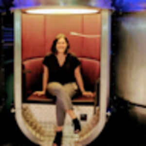 Meet your Posher, Adrienne